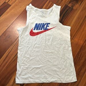 Nike tank top size small good condition, never worn